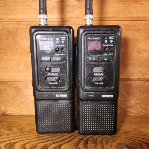 Pair UNIDEN PRO 340-XL- Handheld CB Radios 40 Channels 5 Mile Range - Picture 2 of 7
