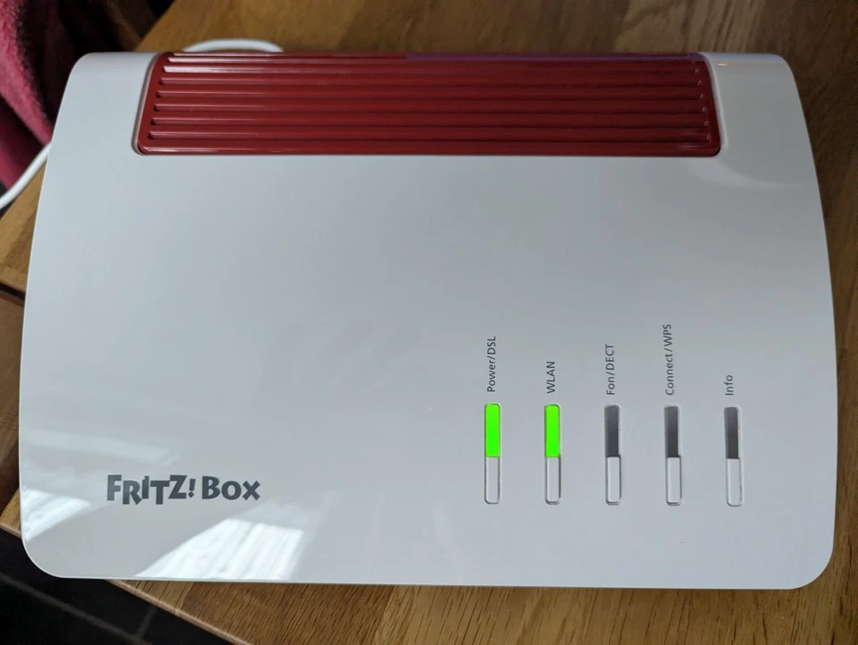 FRITZ!Box 7590 AX V2 (20002998) / gebraucht wie neu / Wi-Fi 6 / Fritz!OS 8.20