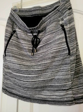 Jones New York Signature Skort Skirt Gray Stretchy Zip Pocket Elastic Waist sz S