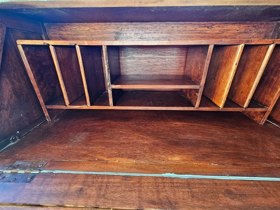 Escritorio de secretaria antiguo estilo francés tallado a mano Foto 4 de 4