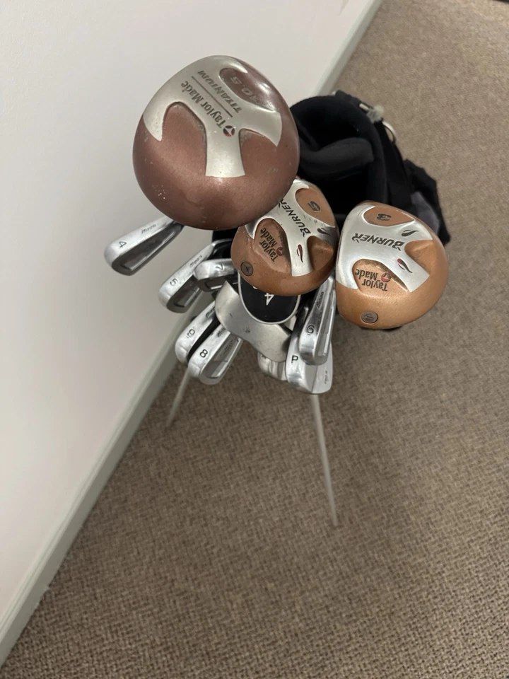 Juego completo de golf: driver, maderas, hierros, cuña, putter, bolsa, etc. Foto 2 de 4