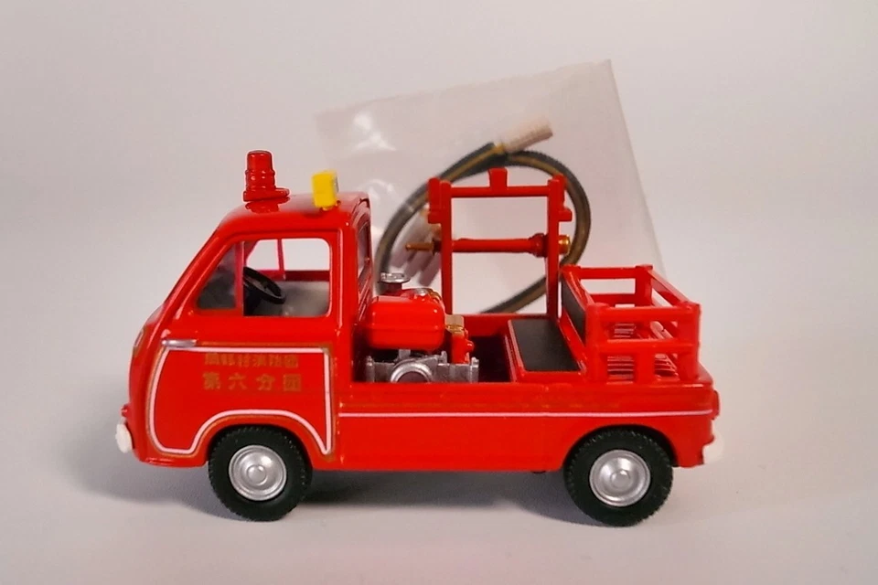 Camión de bomberos Tomica Vintage LV-68a SUBARU Sambar 1/64 Diecast Model Car Japón JDM Foto 4 de 4