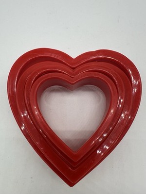 Nesting Heart Cookie Cutters Red Plastic Set of 4 Sizes Unbranded China Shiny