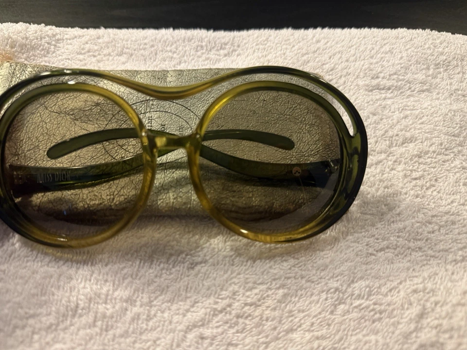 Christian Dior Vintage Sunglasses 1970s - Oversized Round / Optyl - Yellow Green - Image 4 of 4