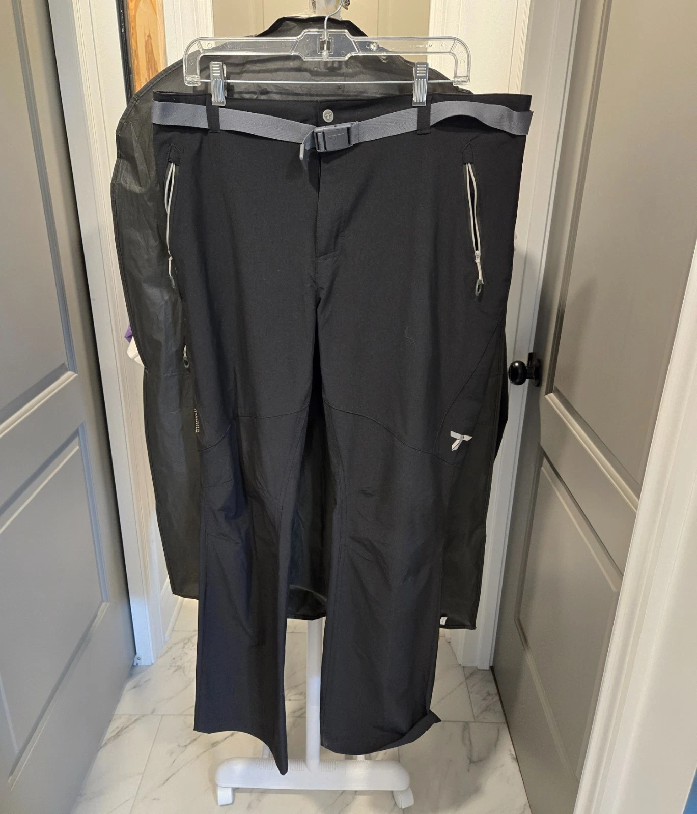 Columbia Pants Men 38 Black Titanium Titan Peak Hiking Outdoor Pockets Quick Dry
Opens in a new wind