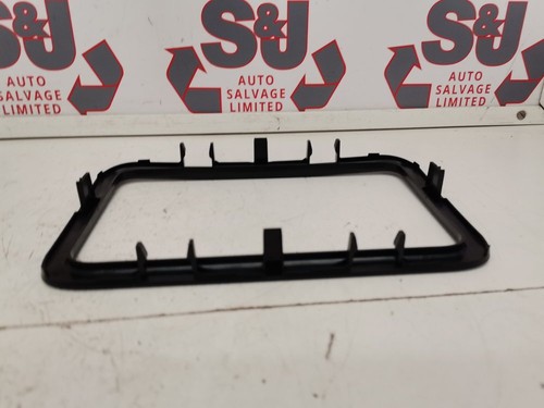 Skoda Roomster 2 06-15 Center Display Stereo Surround Trim - Picture 8 of 12