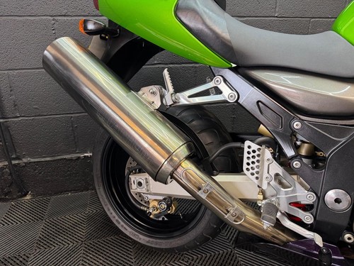 2001 Kawasaki ZX-12R - Picture 16 of 24