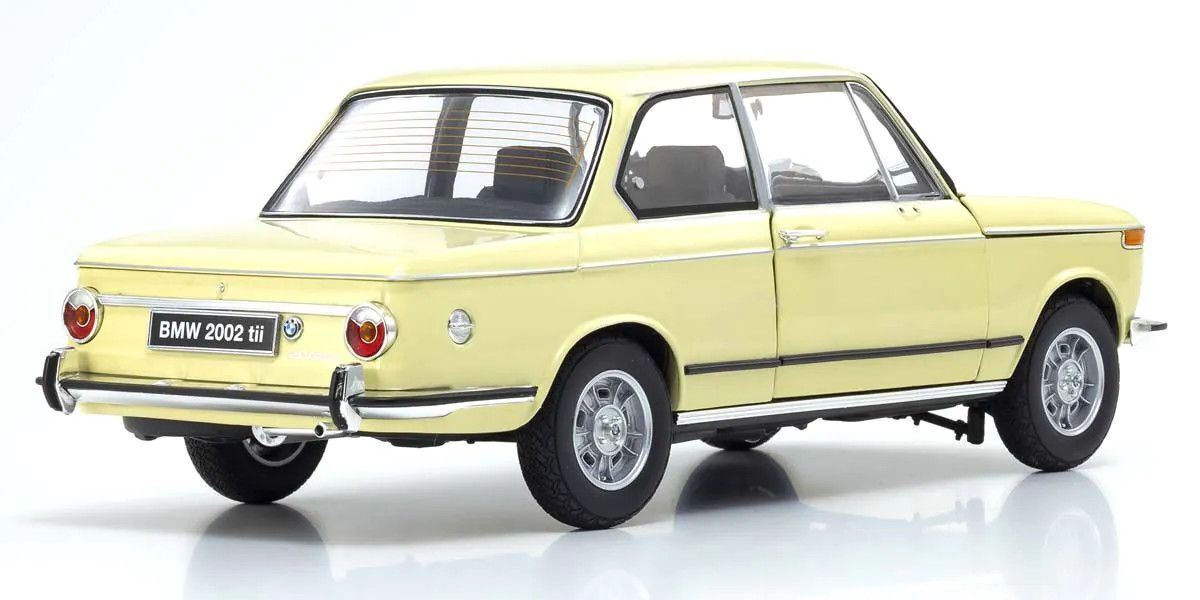 Kyosho - 1/18 Scale BMW 2002 Tii Beige Model Diecast Car | eBay