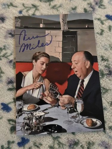 VERA MILES Signed 4x6 ALFRED HITCHCOCK Photo PSYCHO MOVIE AUTOGRAPH