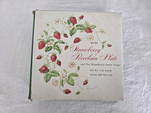 Avon Piatto Porcellana Fragola con 6 Saponi Ospiti Fragola Bordo Oro 22K - Foto 13 di 15