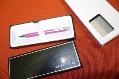 NEU Sheaffer 200 Kugelschreiber Matt Metallic Pink E2915651DC Chromrand Schwarz