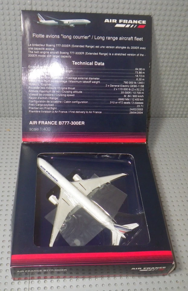Boeing 777-300ER  F-GSQC 1/400 - AIR France Socatec - Photo 2/3