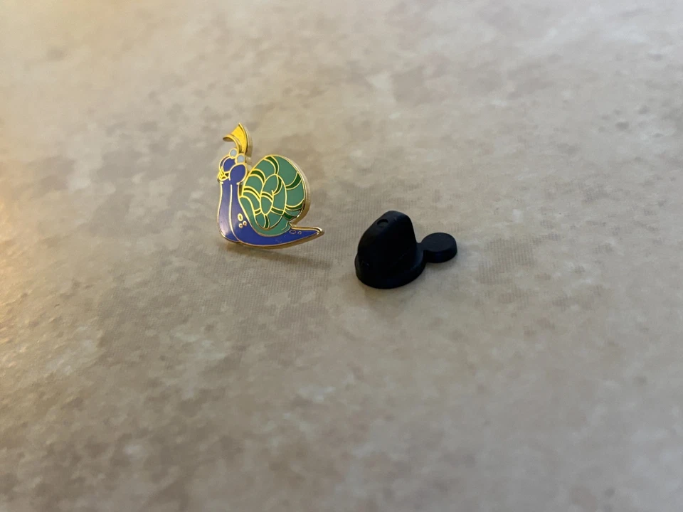 RARO Prendedor Disney Caracol Mini 'Under Da Sea' Sirenita y Amigos del Océano L@@K Foto 3 de 4