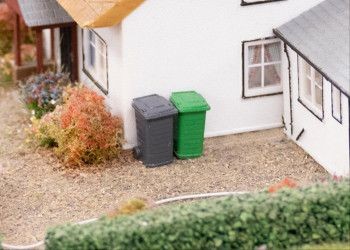 Gaugemaster GM495 Wheelie Bins (Pk4) OO Gauge