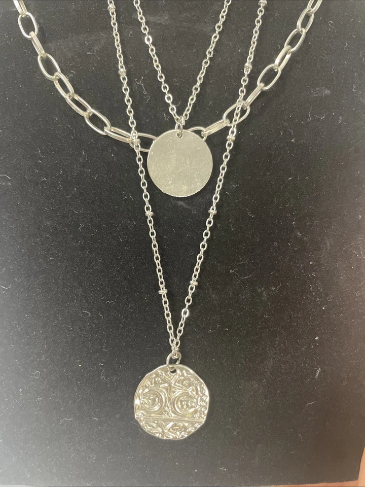 Collar de cadena de eslabones gruesos de plata de 4 capas con 2 colgantes Foto 3 de 4