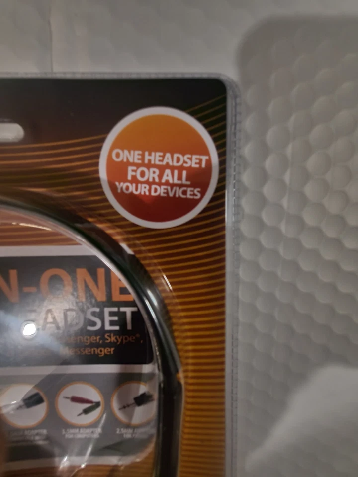 Ordenador/estéreo todo en uno Vibe, auriculares con cable con micrófono, puntas de 2,5 mm y 3,5 mm. Foto 3 de 4