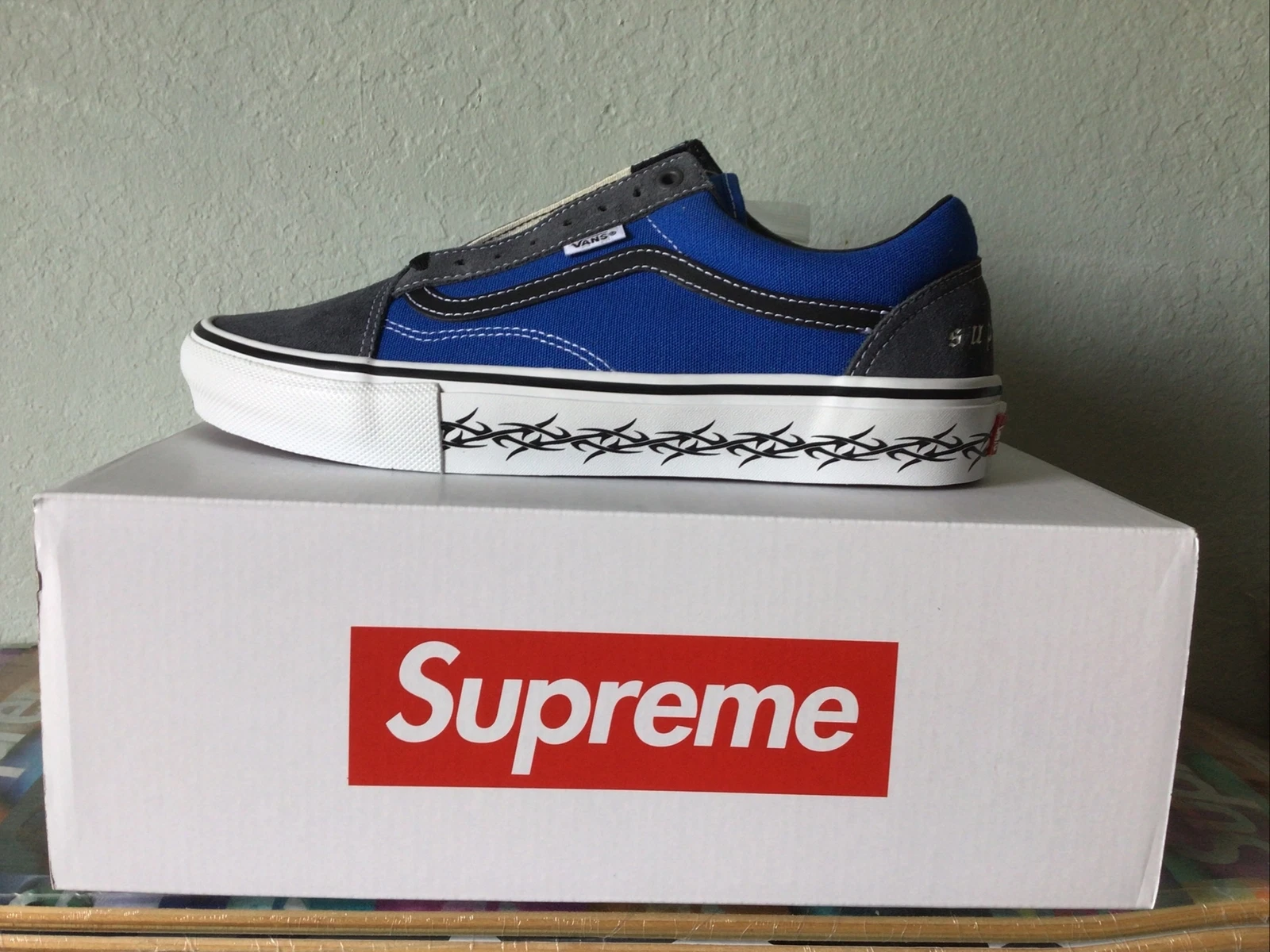Fil barbelé Supreme x Vans Old Skool Low pour hommes taille 10 bleu royal noir neuf DS