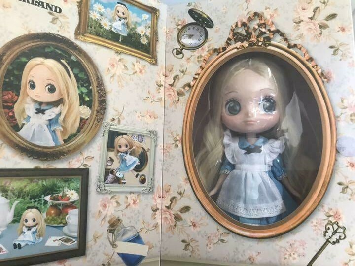 Q posket Doll Alice in Wonderland Disney Character BANDAI Q posket Doll Alice in Wonderland Disney Character BANDAI