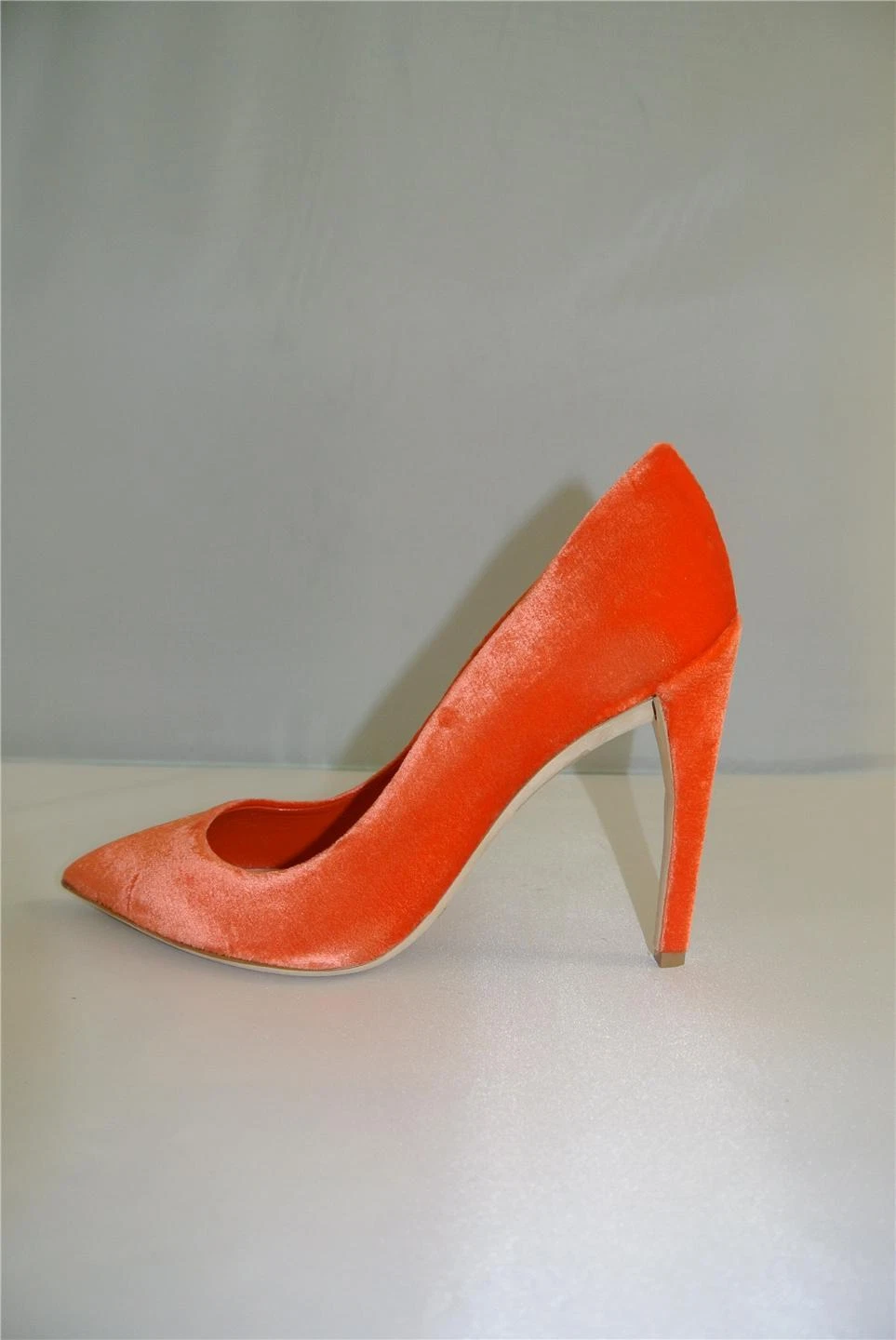 Talons de chaussures pompe bout pointu Christian Dior taille : 38,5 vente au détail NEUF