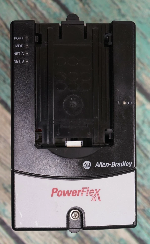 Allen Bradley 20AD2P1A0AYNNNC0/A PowerFlex 70 480 VAC 1HP probado bueno Foto 3 de 4