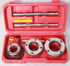 UNBRANDED RATCHET PIPE THREADER SET 1-1/2", 1-1/4", 2" (G111549-2 AR EE13)