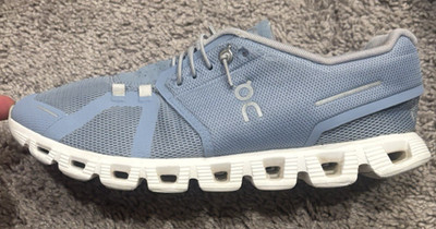 On Cloud 5 Sneakers Mens Size 9 59.98162 Blue Running Athletic Gym Shoes