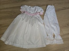 Ręcznie robiona biało-różowa sukienka druhny z kwitnącymi - wiek ok. 6-7 lat