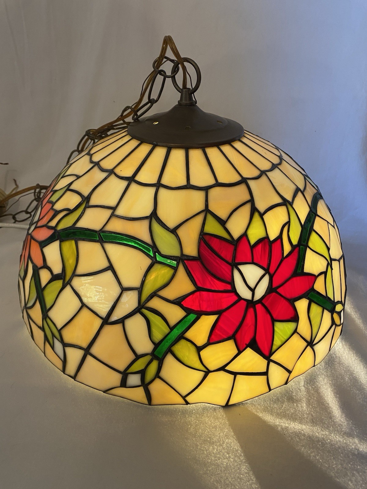 Vintage Tiffany Style Pendant Stained Glass Ceiling Light 16 1/2” WIDE