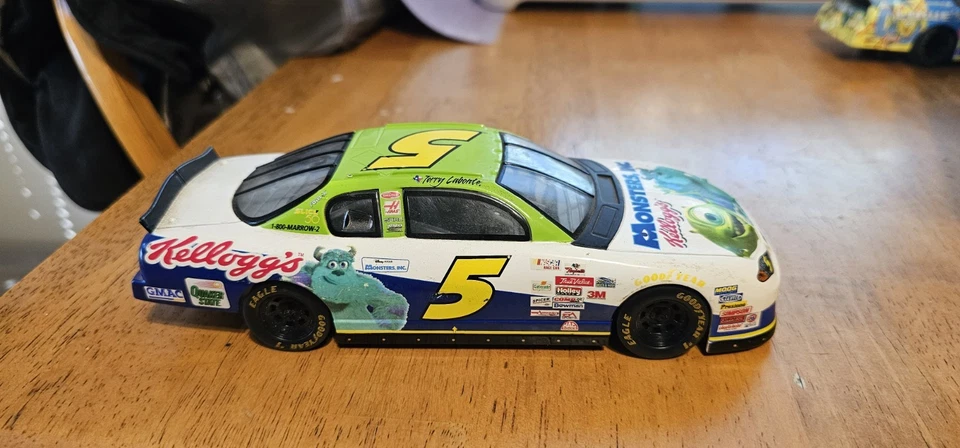 Acción 1:24 Terry Labonte #5 Monsters, Inc Kellogg's Chevy Monte Carlo Foto 3 de 4