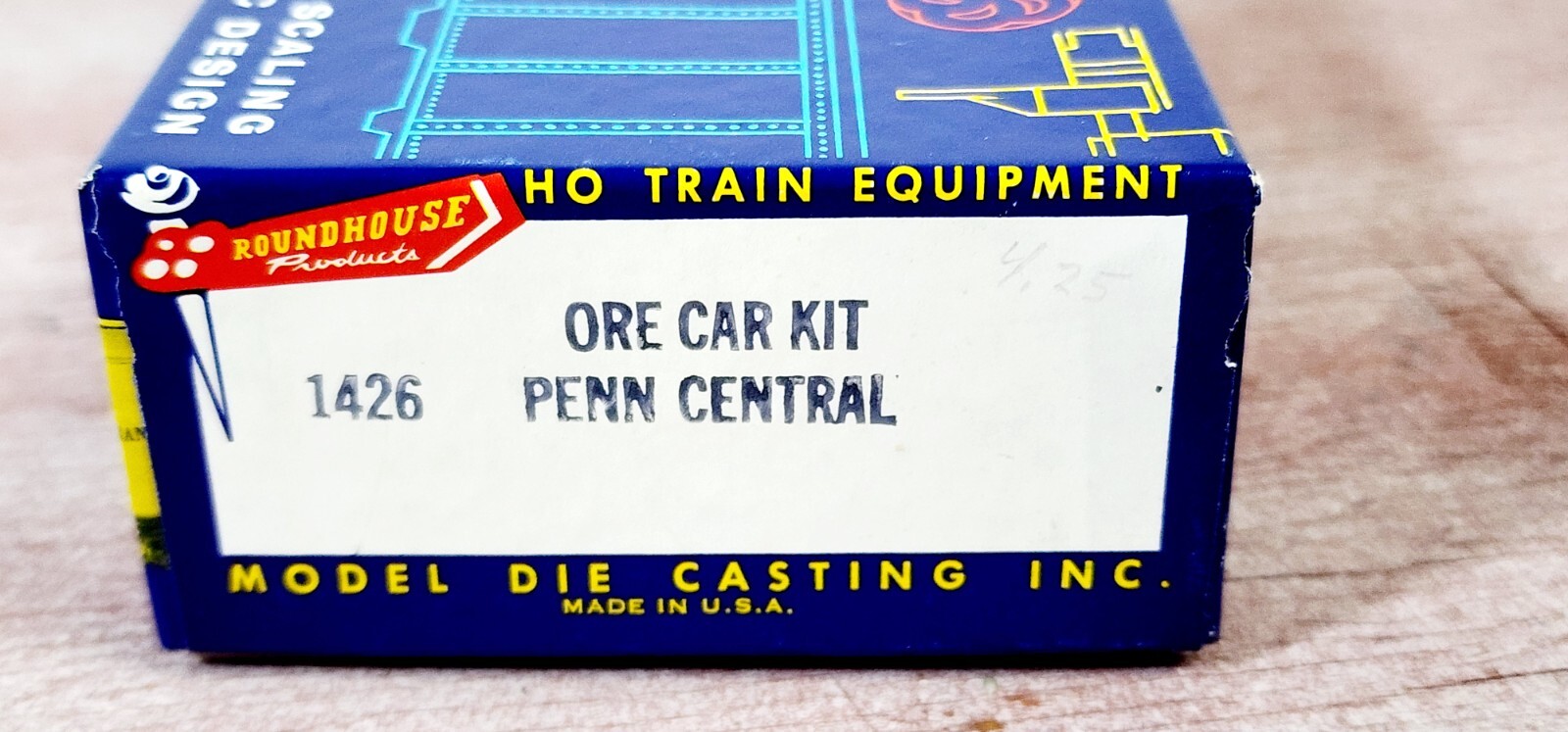 Penn Central Railroad 26' Ore Car w/ Load & Kadee 139840 Roundhouse ...