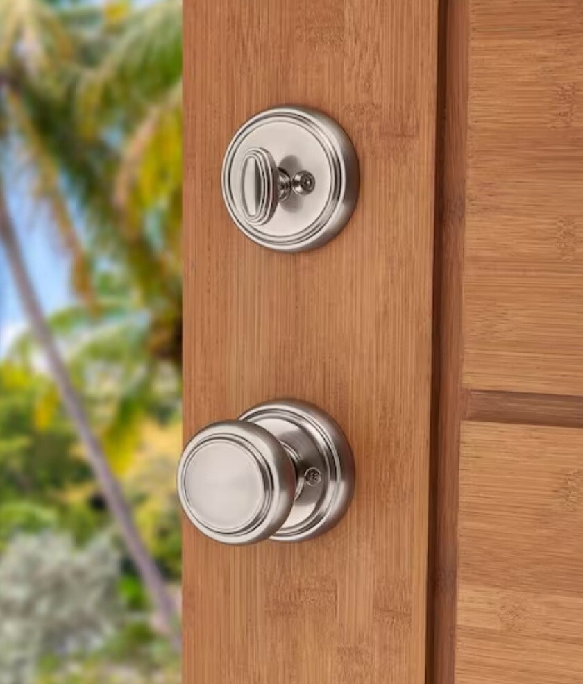 Baldwin Wesley Front Entry Handleset with Interior Knob Featuring