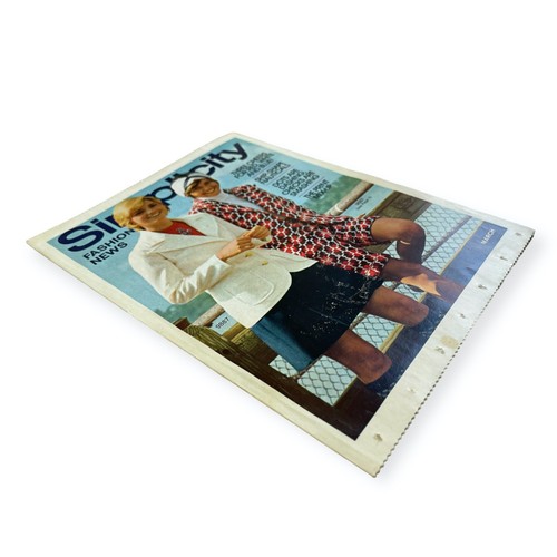Simplicity Fashion News Booklet December 1972 Shelly Hack Alabama Mill Store - Picture 14 of 16