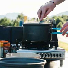 Cuisiner en pleine nature : trouvez le set de cuisine parfait