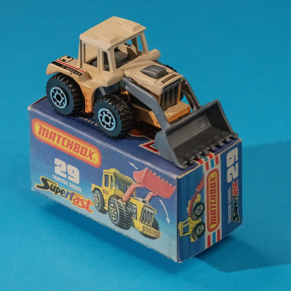 Matchbox Superfast / MB 29 C51 Site Dumper / 1976 MIB / Rare Color Scheme - Image 2 of 4