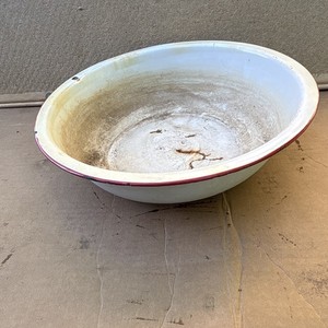 Vintage Farmhouse Enamelware Wash Basin (1)