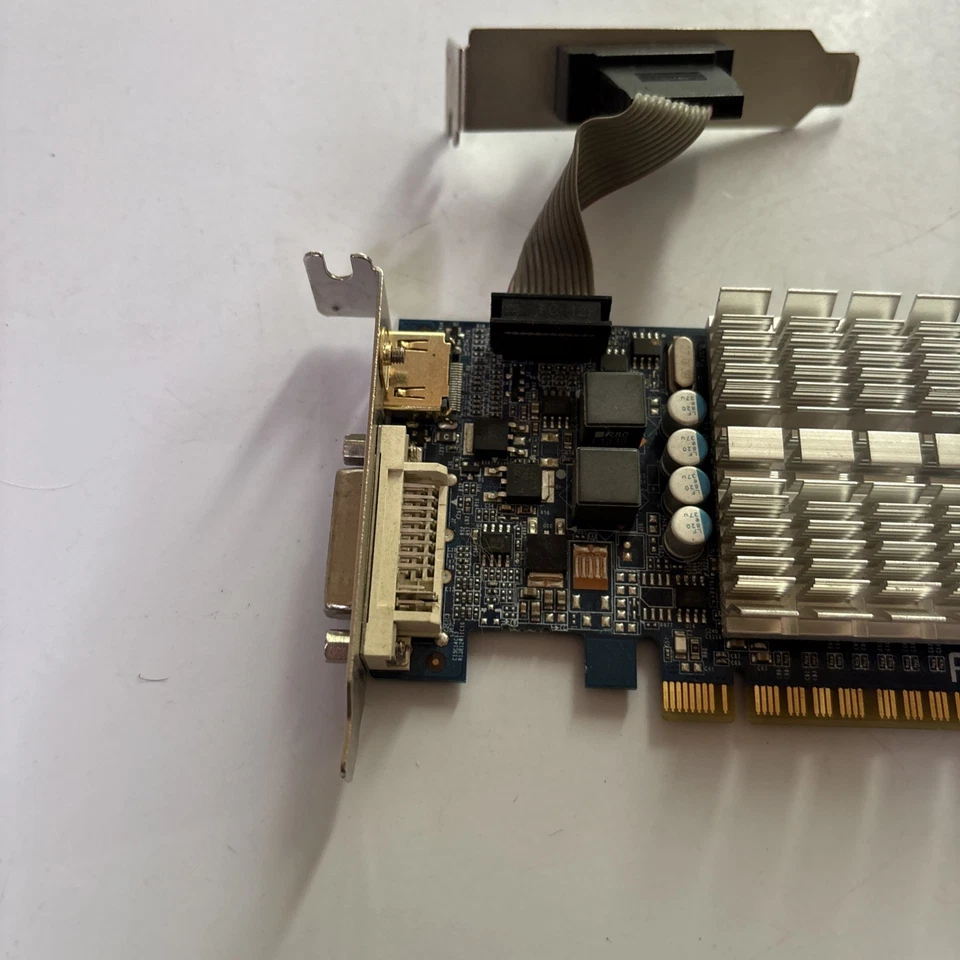 Gigabyte GV-N210SL-1GI Graphics Card Dual link DVI-I/ D-SUB/HDMI - Image 3 of 4