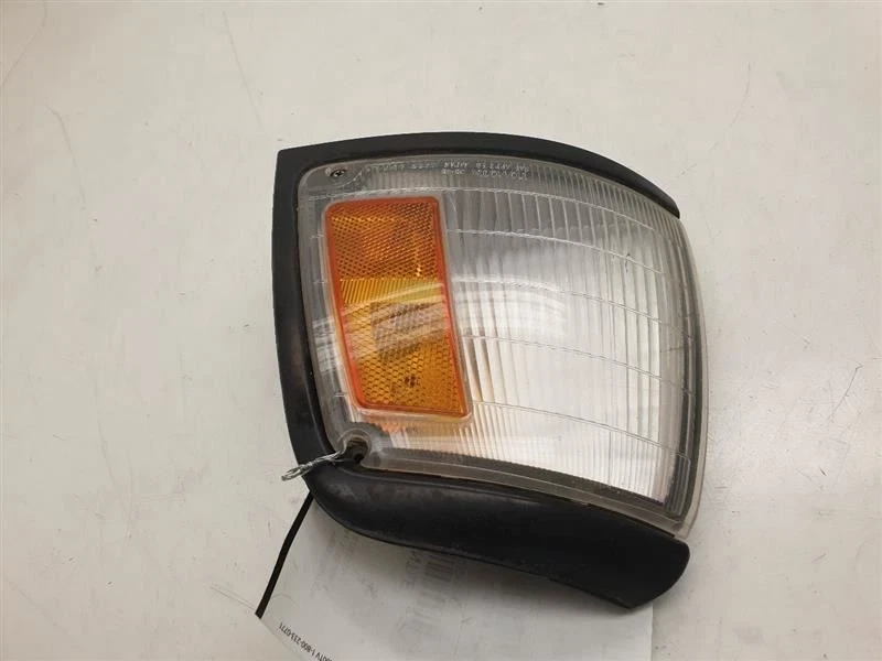 Luz de giro de lámpara de estacionamiento/esquina del conductor para camioneta Toyota 89-95 Foto 3 de 4