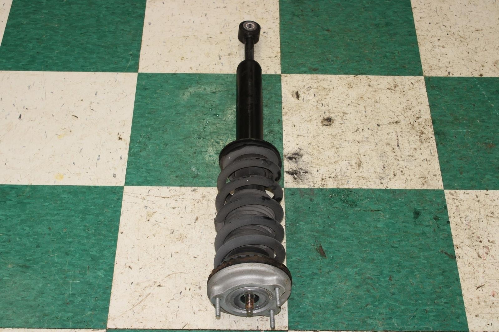 Maserati Ghibli 2014-2024 Front Right Shock absorber spring