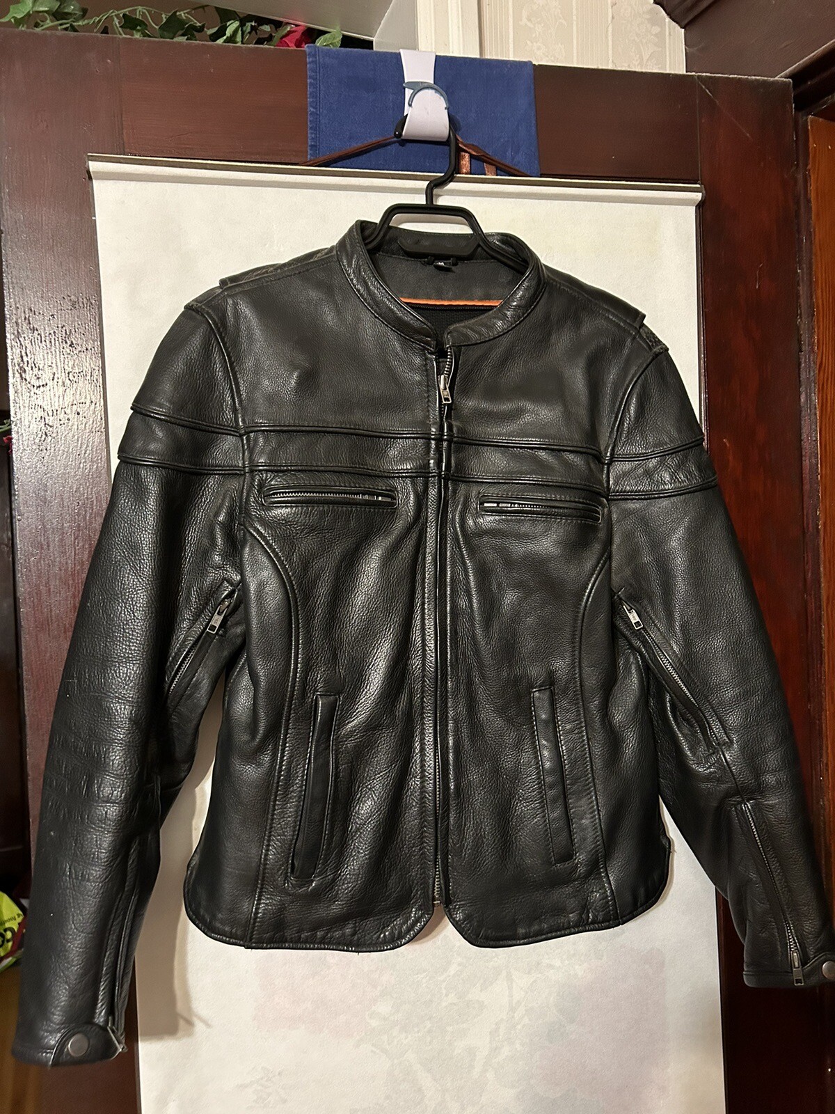 Classic Fit Women's Black Jacket main image 1
