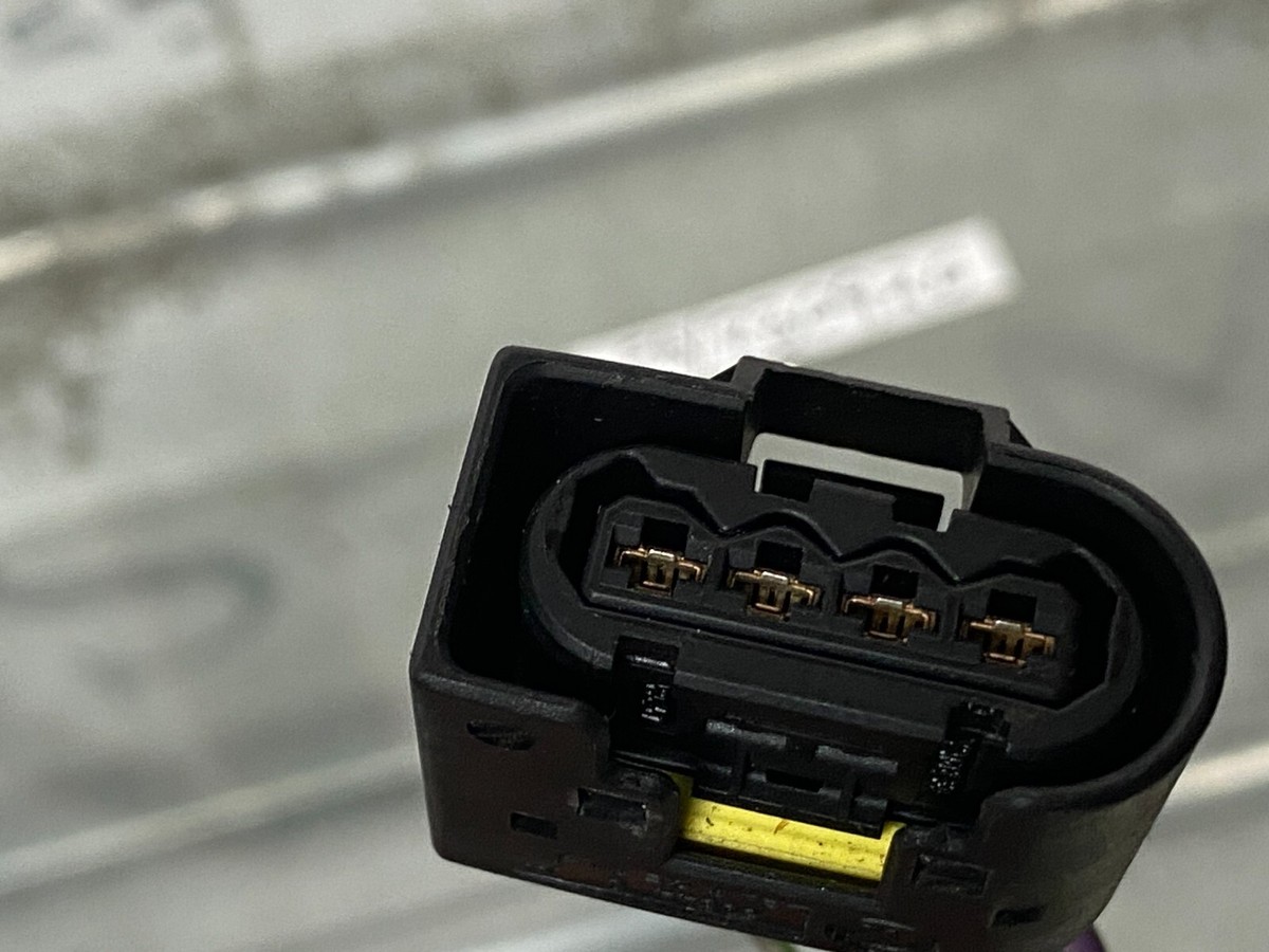 ごま✕4 GENUINE MERCEDES BENZ WIRING LOOM PLUG CONNECTOR 09441491