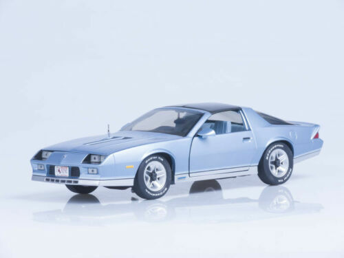 Chevrolet Corvair Monza Convertibile 1969 &ndash; Road Signature Scala 1:18, Blu