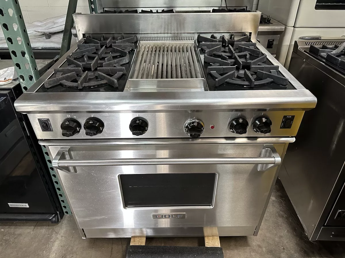 Wolf R364C - 36 Professional Nat. Gas Range 4 Burners Grill Broil  Convection