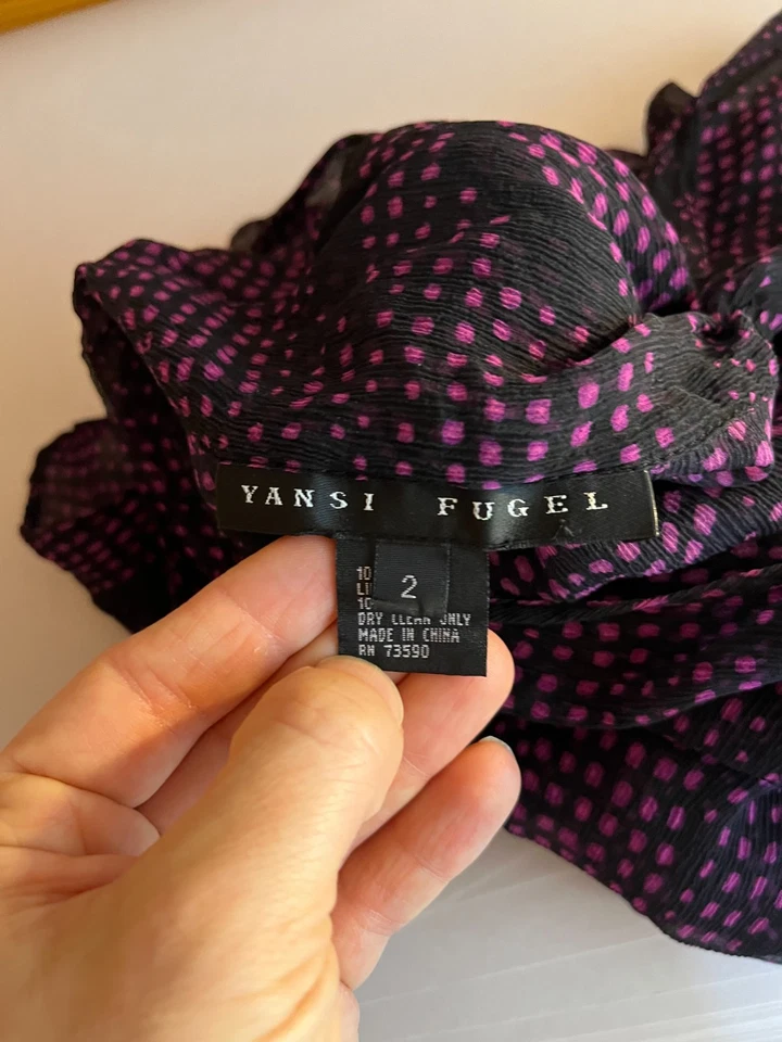 Blusa Yansi Fugel Talla 2 Seda Arrugada Transparente Sin Mangas Corbata Cuello Marrón Magenta Foto 2 de 4