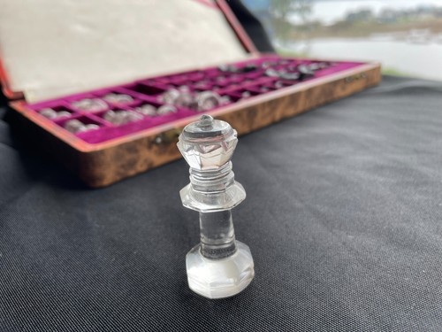 Vintage Glass Chess Pieces w/ Box (No Board) Unmarked, Black & Clear Glass - Picture 5 of 19