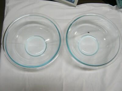 2 Vintage Pyrex Clear with flat Rim #325 2.5 Qt Mixing Bowls 