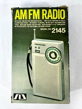 Soundesign Vintage AM/FM Portable Handheld Radio Model# 2145 (Manufactured 1980)