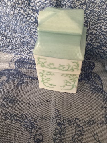 1989 Lenox Spice Village celery Spice Jar & Lid Porcelain Handcrafted Vintage - Picture 2 of 5
