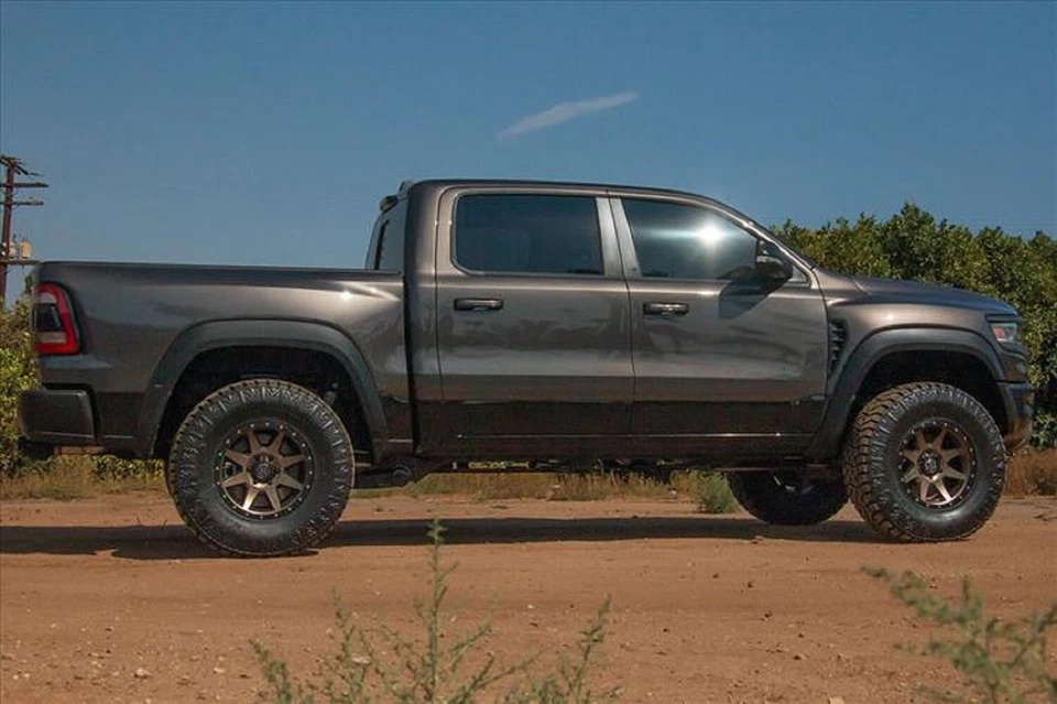 Kit espaciador C/o ICON Vehicle Dynamics 2021-2022 para Dodge Ram Trx 2" Foto 3 de 3