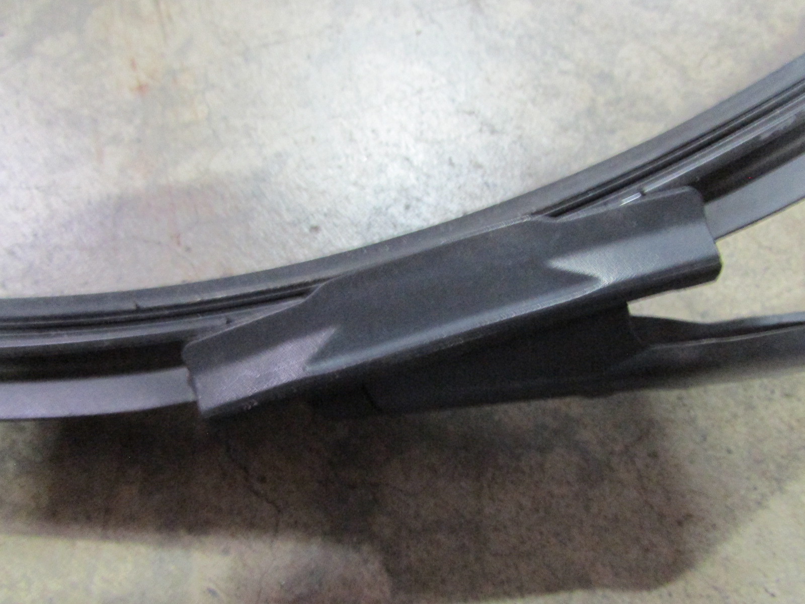Maserati Quattroporte, Ghibli, LH, Left Wiper Arm Assembly, Used, P/N 670007562