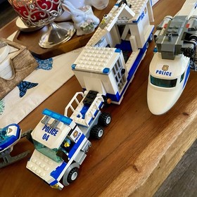 LEGO City Police Mobile Command Center set (60139